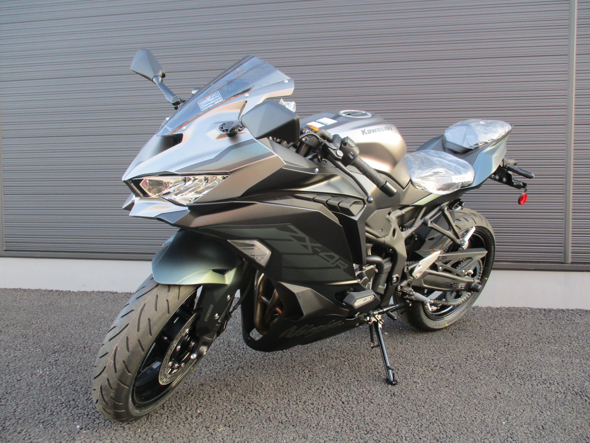 Ninja ZX-4R SE | モトショップシロタ