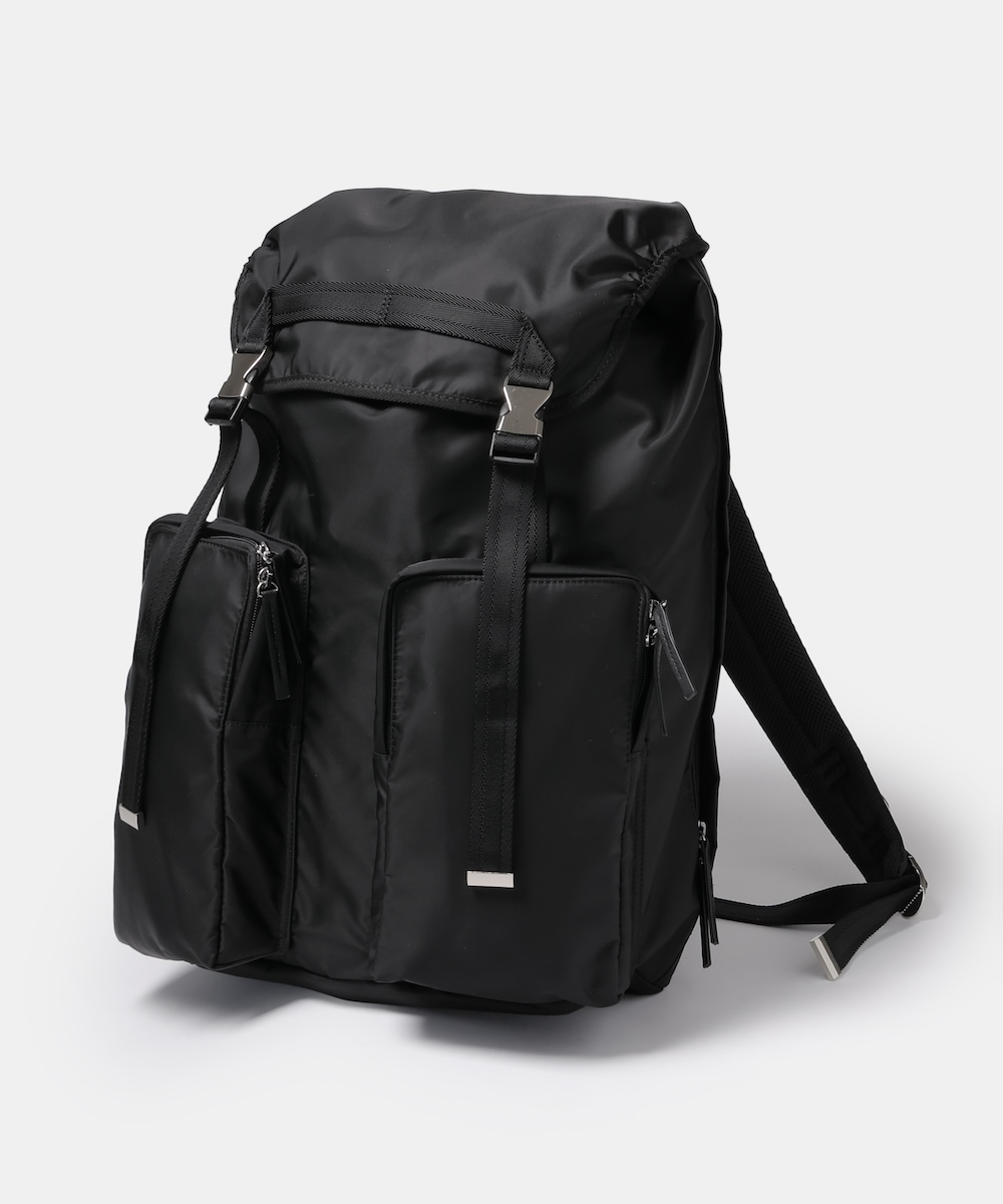 ラグジュアリーなリモンタナイロンを採用！名作バックパックに新型の