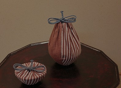 Blog » 李朝鶏龍山徳利 李朝粉青盃 ｜大塚美術 / Otsuka Fine Art