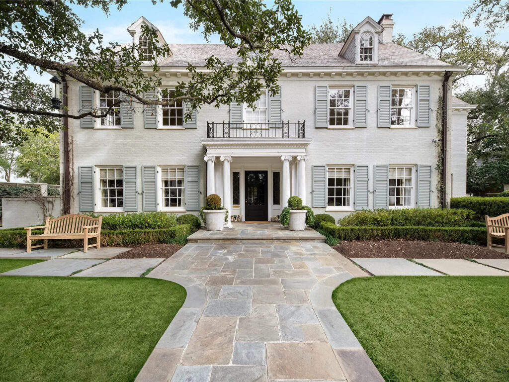 A Swoonworthy Hal Thomson-Designed Masterpiece in Highland Park's