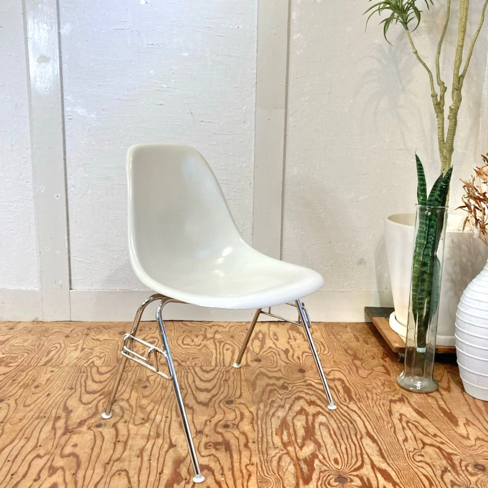 ハーマンミラー Herman Miller サイドシェルチェア ホワイト