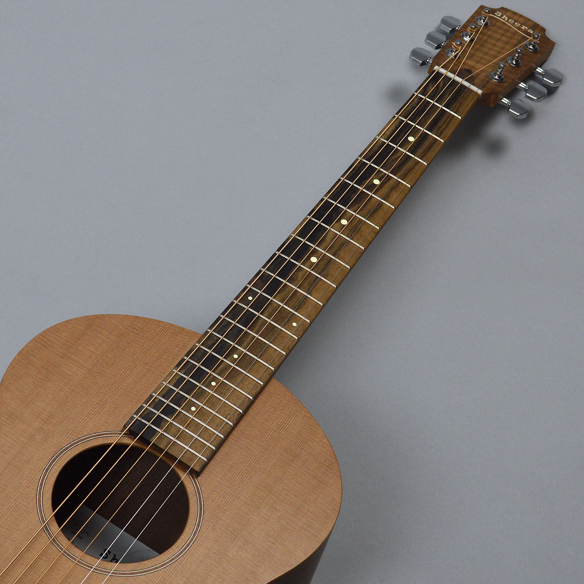 アコースティックギター】Sheeran by Lowden（シーランバイローデン