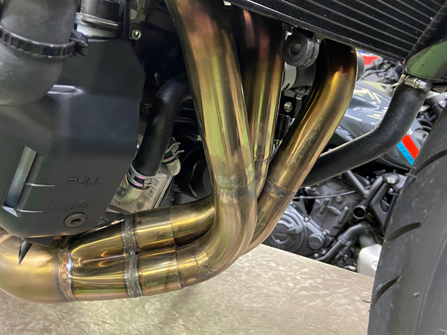 MT09 2021~ | 忠さんが陣頭指揮をとってマフラーを開発していく実際の