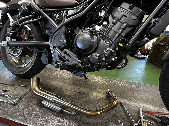 Rebel250 PIPE 23 | 忠さんが陣頭指揮をとってマフラーを開発していく