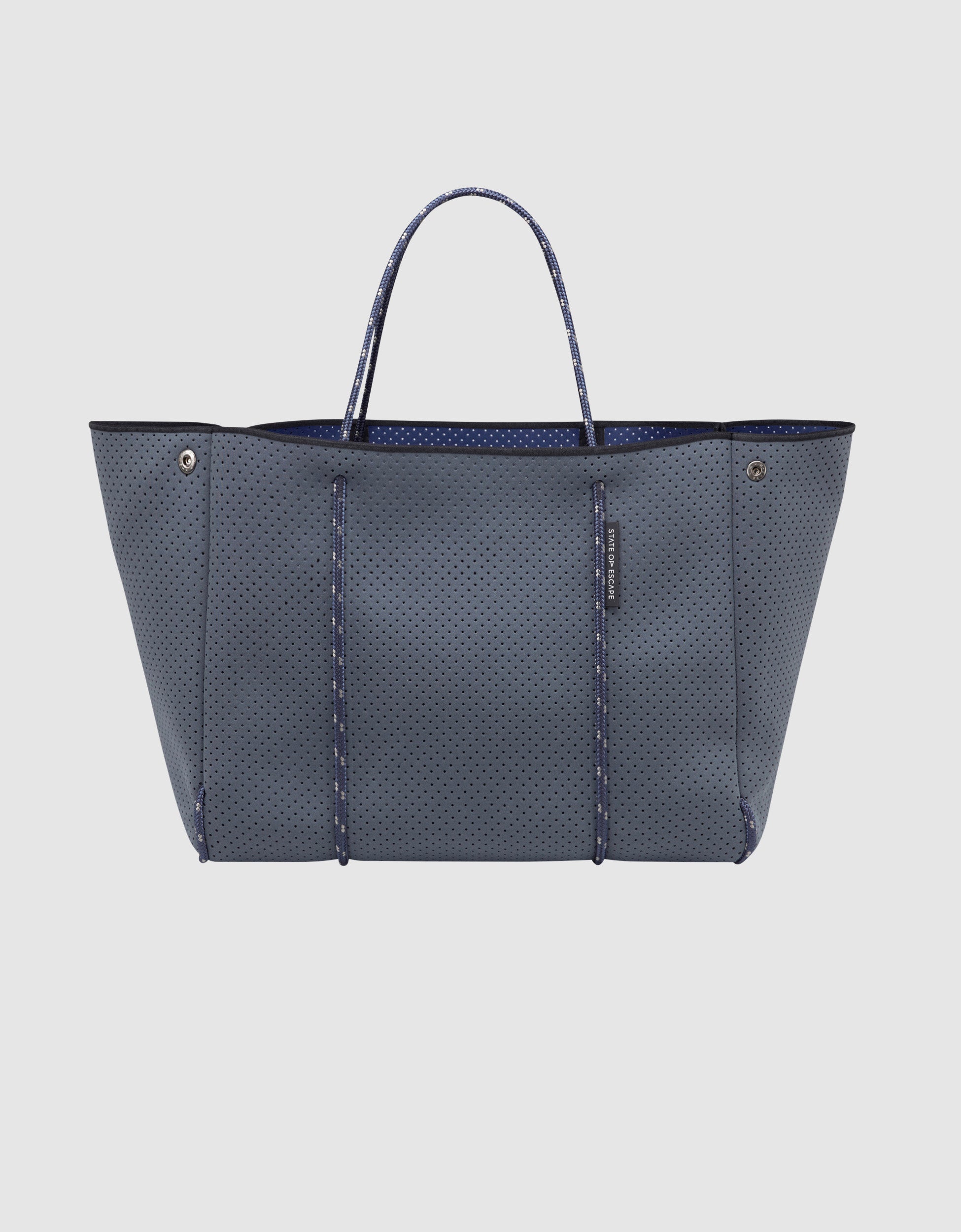 Escape™ Tote Bag In Pewter- Navy – State of Escape