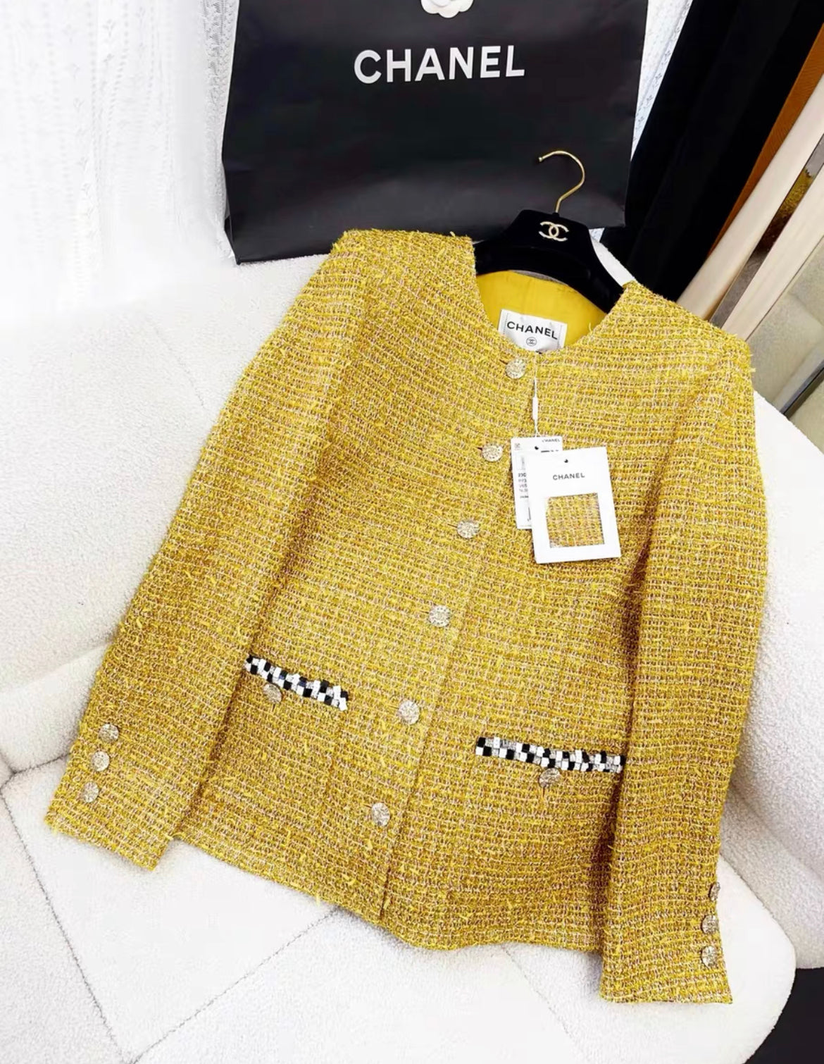 Chanel 23C Gold yellow tweed jacket size 38 – Wararni.com