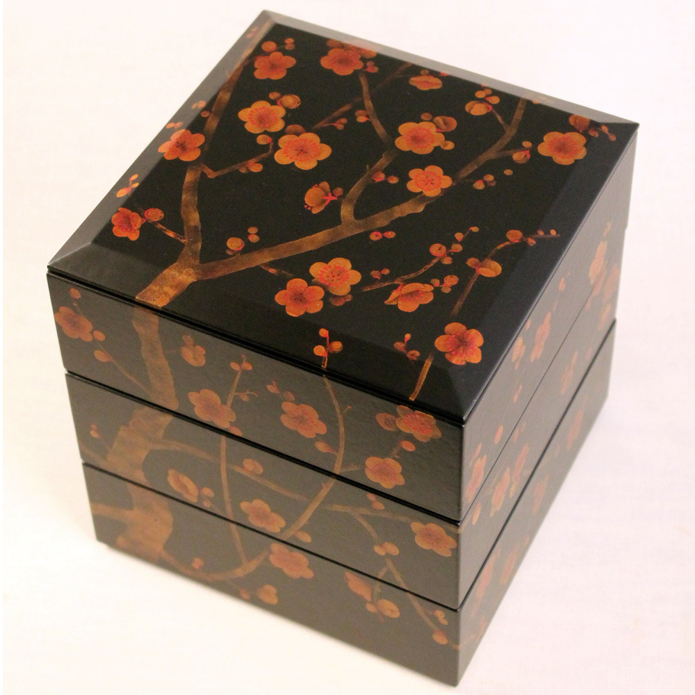 梅の三段角重箱