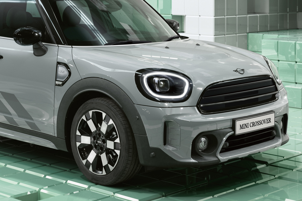 コンピューターグラフィックの演出が光る「MINIクロスオーバー」の特別