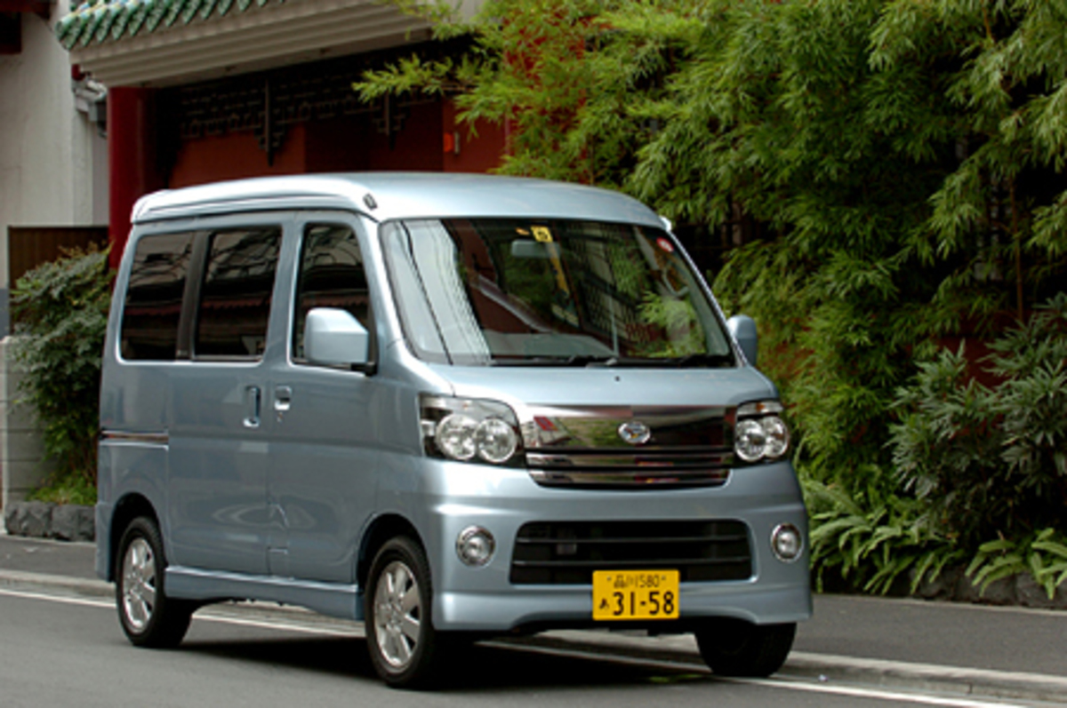 ダイハツ・アトレー・ワゴン カスタムターボRS（2WD/4AT）【ブリーフ