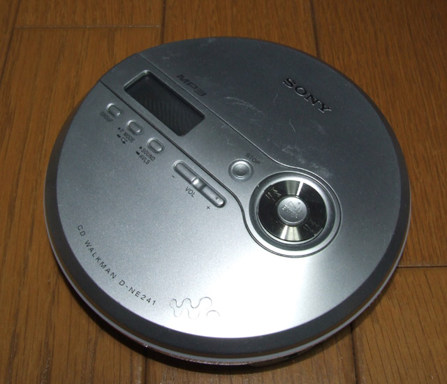 先日SONY D-NE241(海外向け)を買いました: うきょうたかしのPCDP&CD日記
