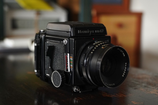 中判フィルムカメラ「Mamiya RB67 Pro S」を購入しました。