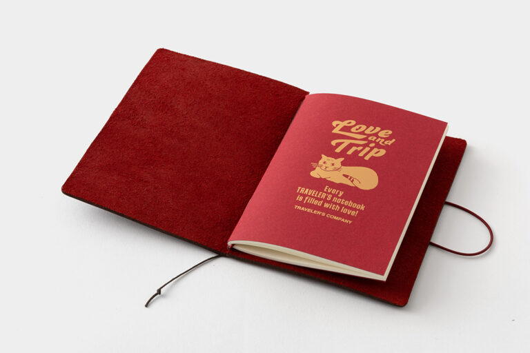 TRAVELER's Notebook - Passport Size - LOVE AND TRIP - Limited