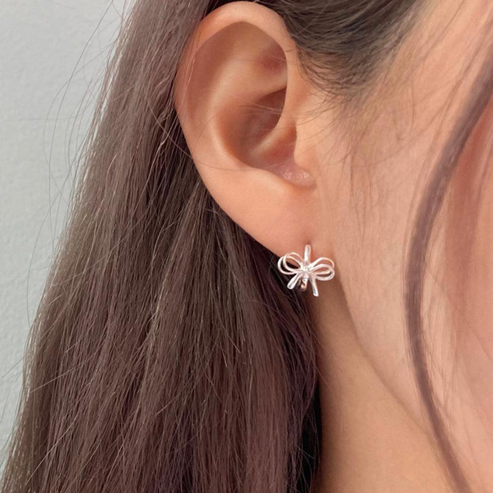 925 Silver]レイヤー リボン ワンタッチ リングピアス (両耳) 韓国