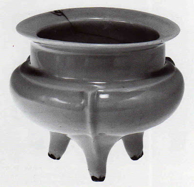 青磁袴腰香炉（国重文）～鎌倉：円覚寺～