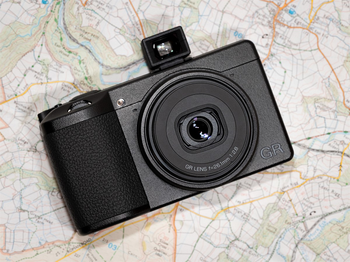 Family reunion: Shooting with the Ricoh GR IIIx on a trip home to