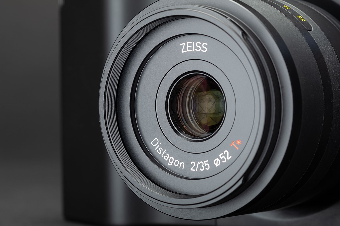 Zeiss ZX1 review: DPReview | Photography News, Gear Reviews