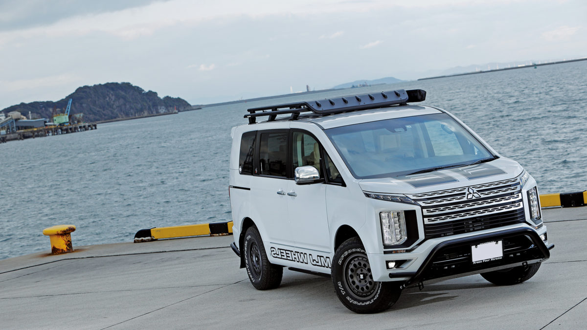 auto flags】D:5ユーザーを調査して開発した ルーフラックやゴクブト