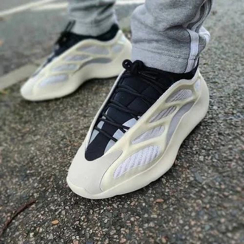 Adidas Yeezy Boost 700 V3 at ₹ 3000/pair | Adidas Yeezy Shoe in