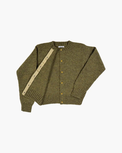 FUMIKA UCHIDA/ SHETLAND CARDIGAN / KHAKI – 601 | 京都ウィメンズ