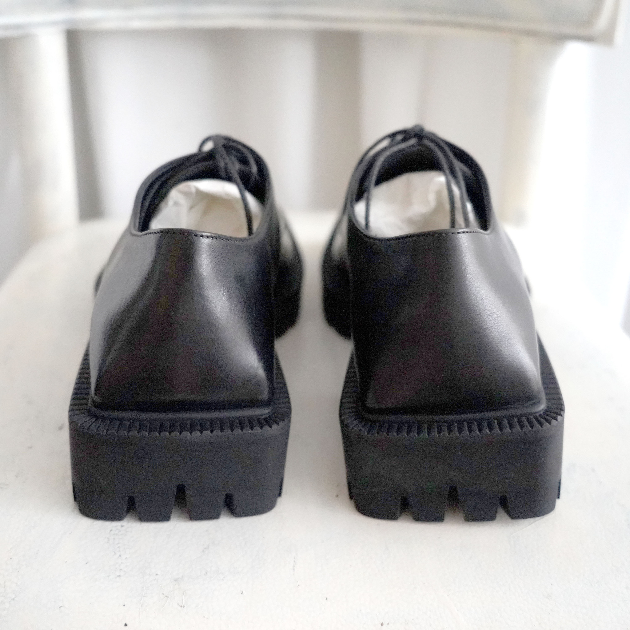 5%OFF】香港 BALENCIAGA ブラックレザー方形トゥシューズ Mr.Travel