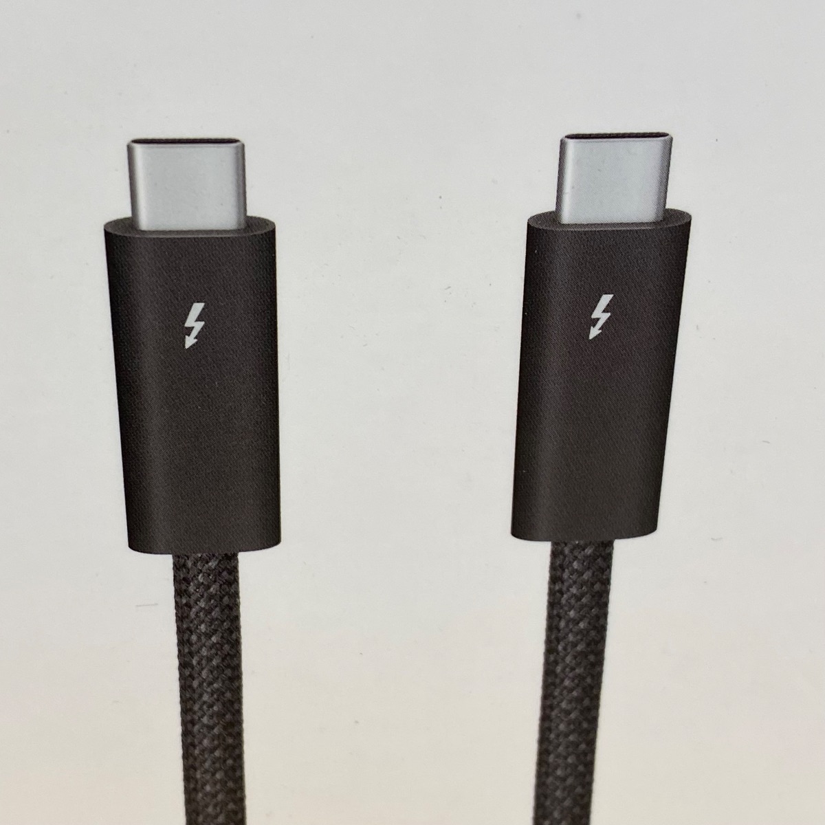 Apple Thunderbolt 4 Pro 1.8m Cable USB-C MacBook iPad iMac Sealed