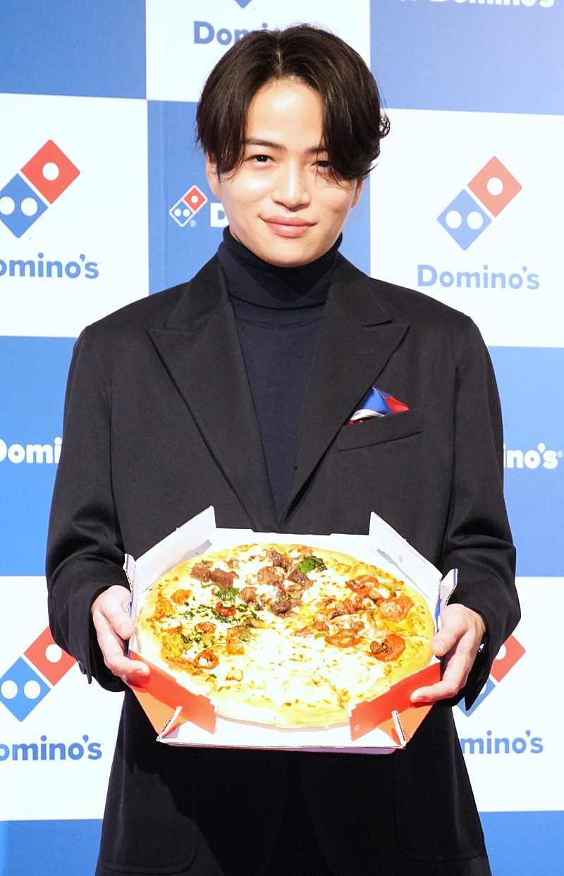 Domino's 世界のピザ ポスター 菊池風磨 菊池風磨、「家族や友達と