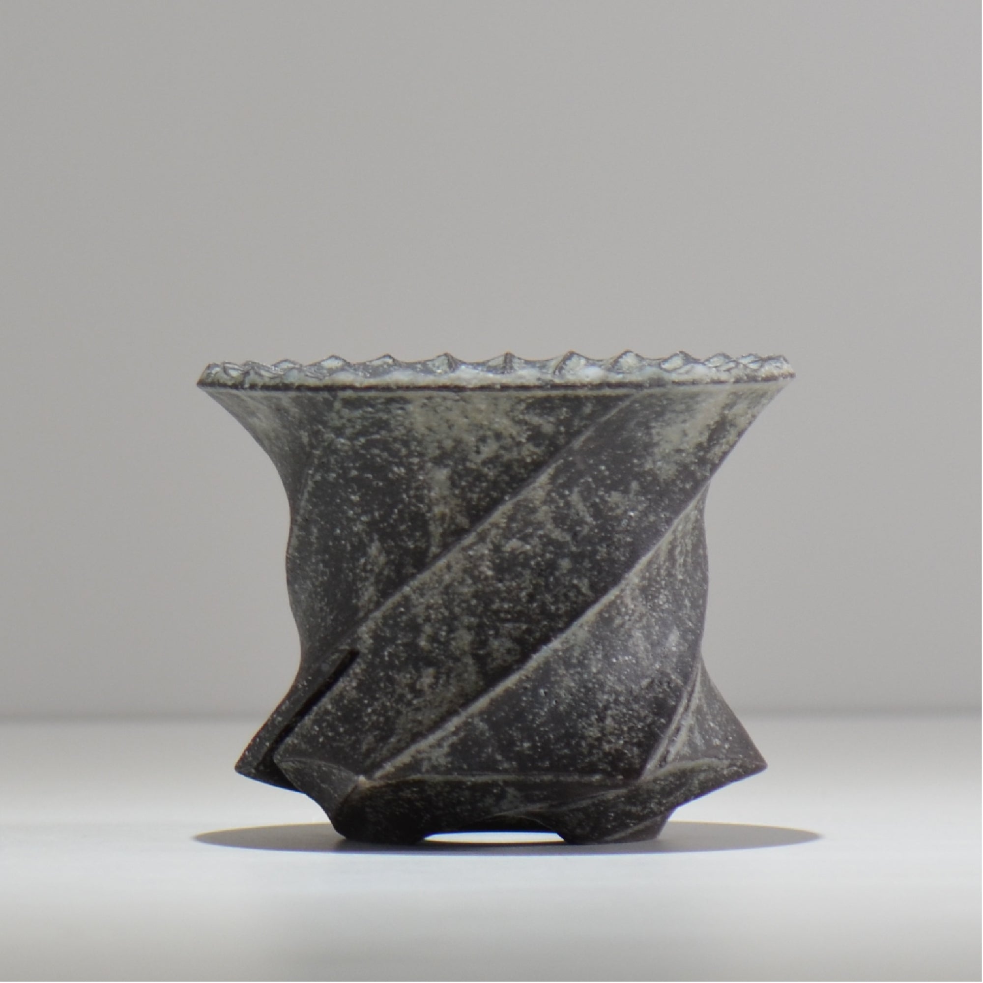 菊地元野 / LEOPARD 02 / M / 約φ12.0cm / 植木鉢 – ハチラボ