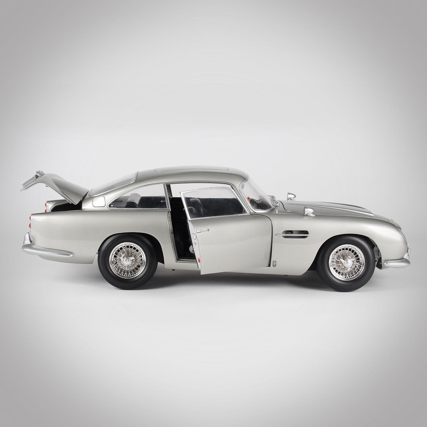 James Bond Aston Martin DB5 Model Kit Agora Subscription | 007Store