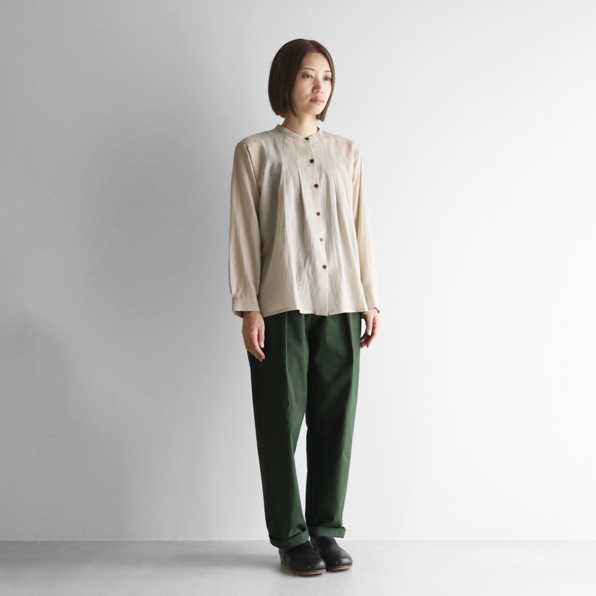 ウォッシャブルウールタックブラウス U113をリリースしました／ – HUIS