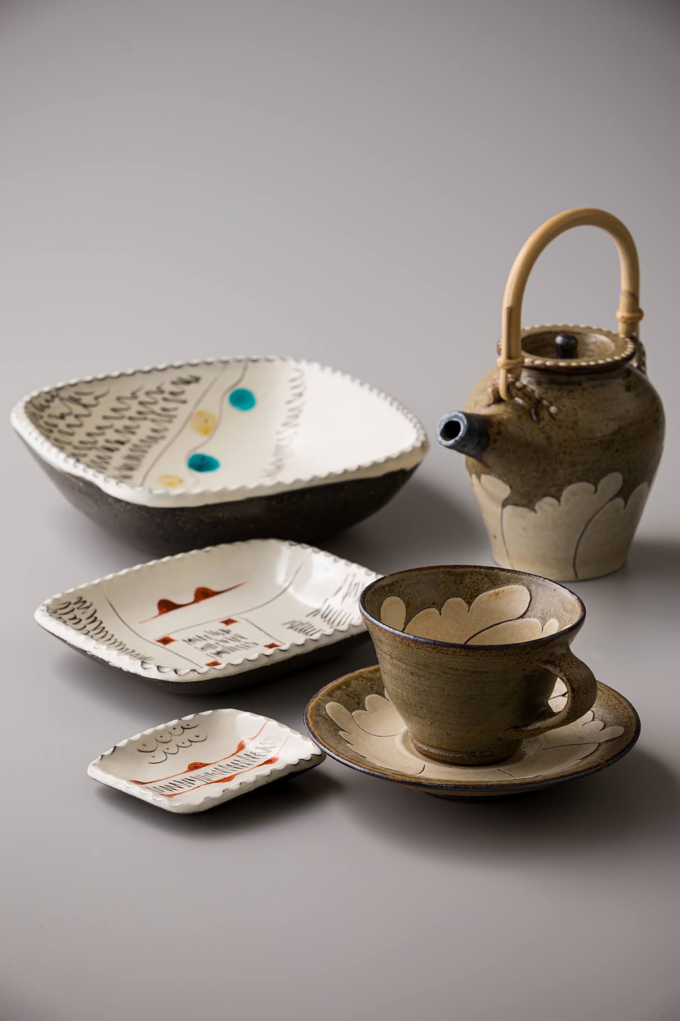 岩井窯 山本教行さんの「蓮華」の陶板。 希少 岩井窯 山本教行さん