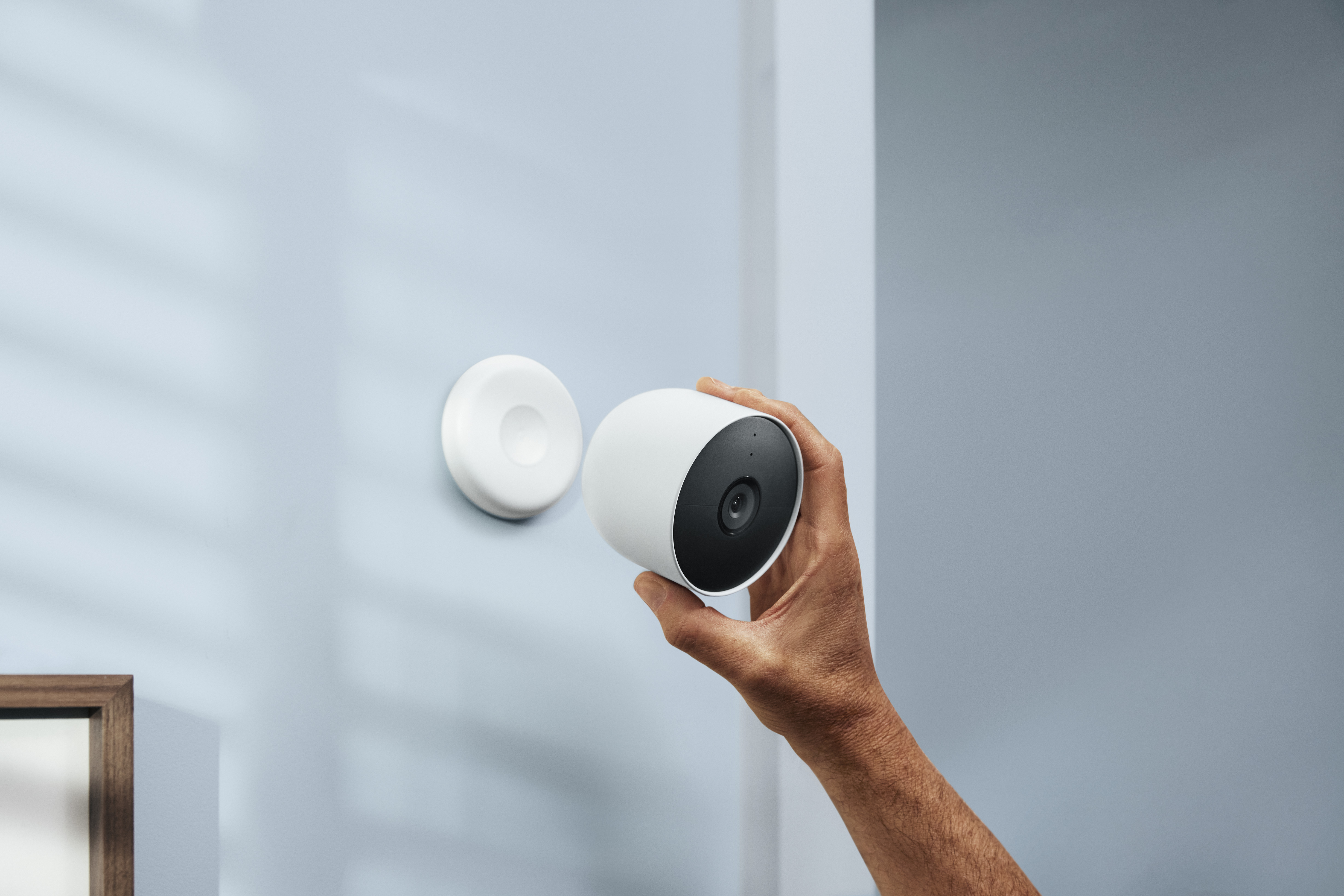 Google初のバッテリー駆動セキュリティデバイス「Google Nest Doorbell