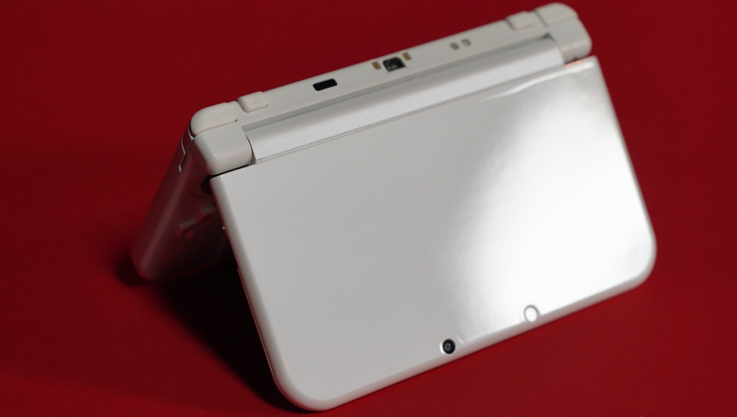New Nintendo 3DS XL in Pearl White with USB C | Raretro Consoles