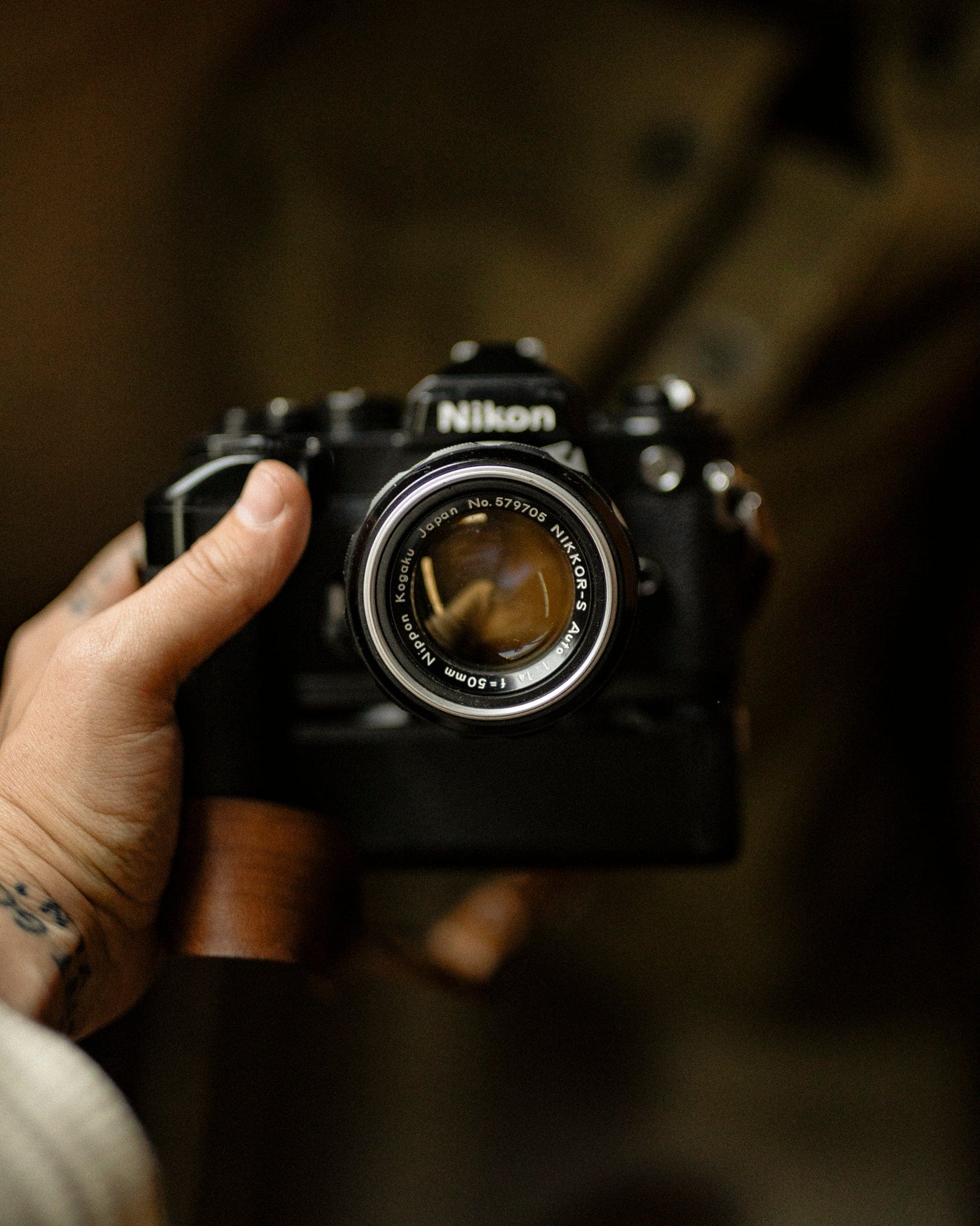 nikon-fe2-black-near-mint-w-