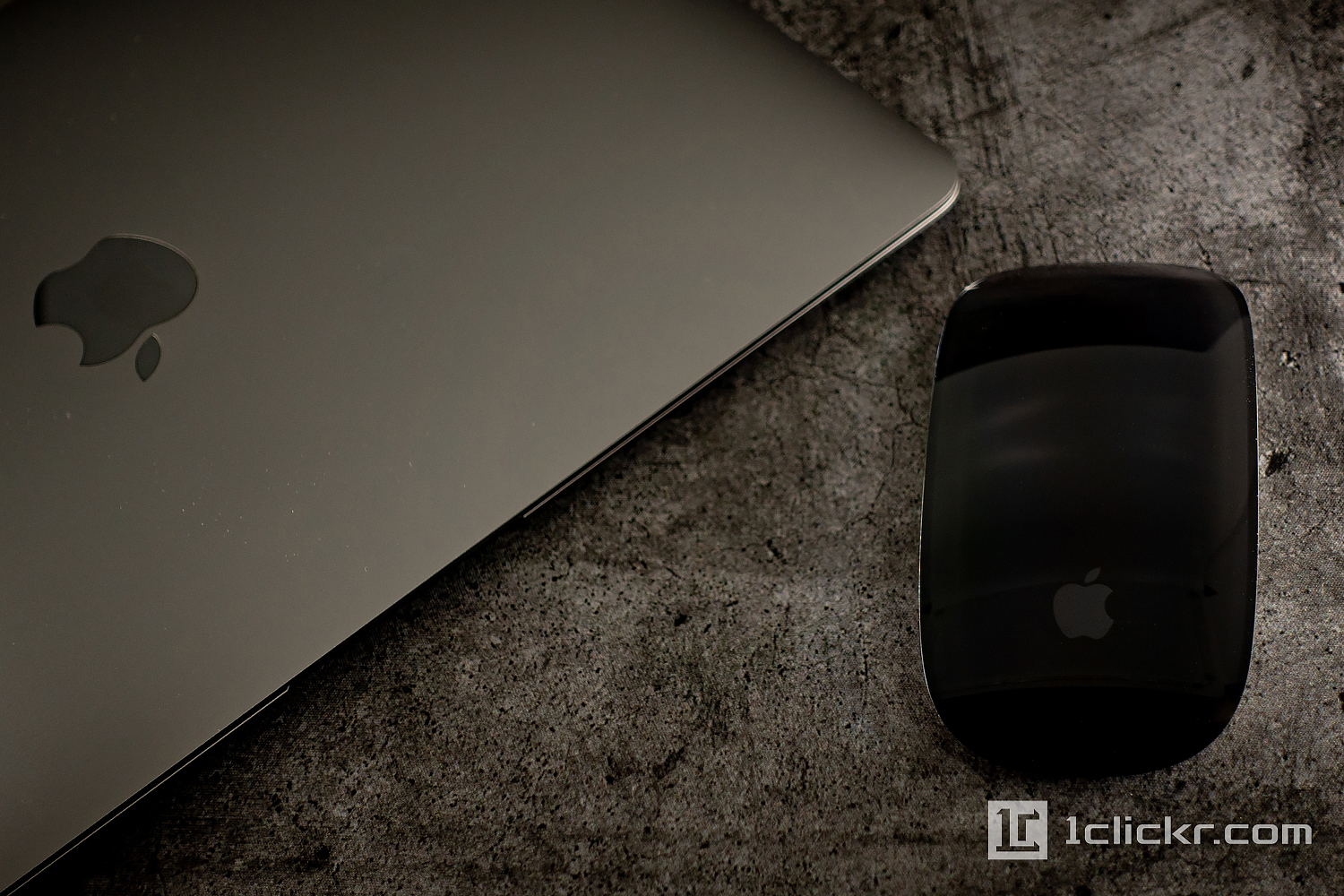 Magic Mouse2 スペースグレイ｜世界一MacBookに似合う漆黒のマジック