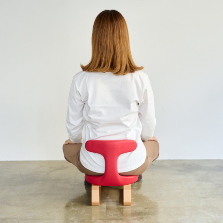 あぐらイス》健康医療アワード受賞 腰・姿勢・集中力に、“座るだけ