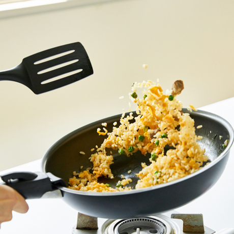 SURUTTO 26cmフライパン 単品》200万回の耐摩耗性試験をクリアした