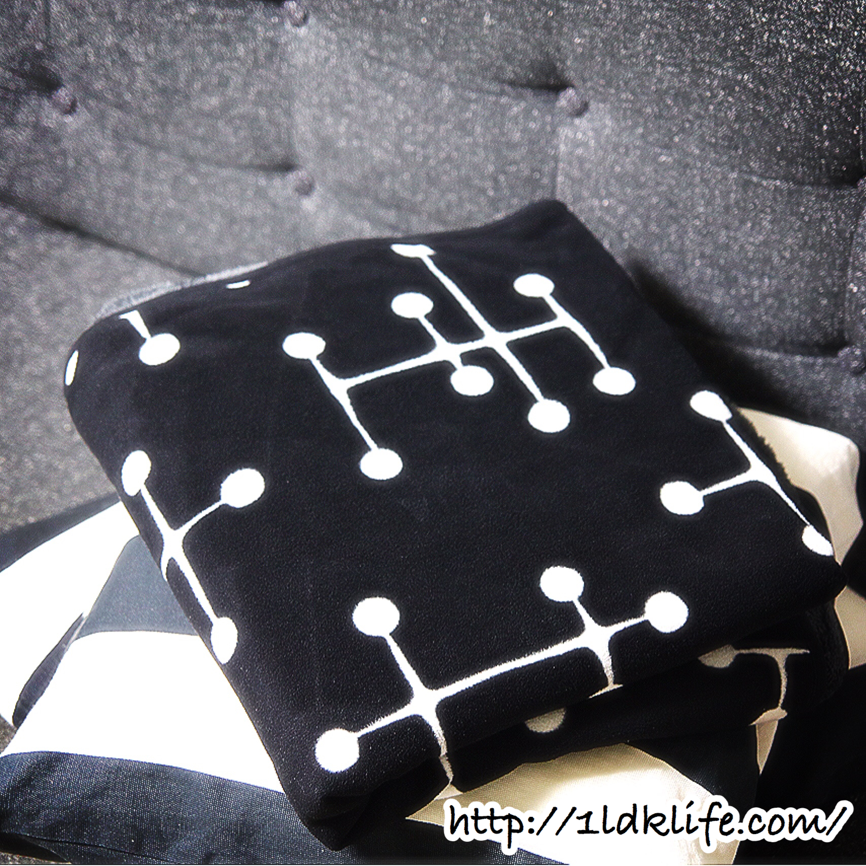 ユニクロの『イームズフリースブランケット』買いました！ | 1LDKlife