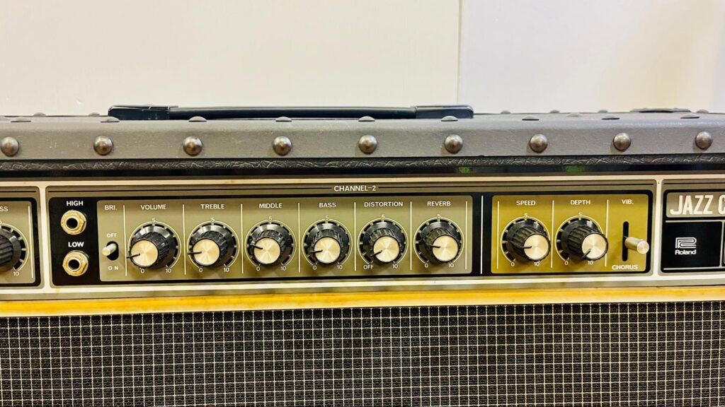 ギターアンプの定番！ジャズコーラス「Roland JC−120」の特徴、強みと