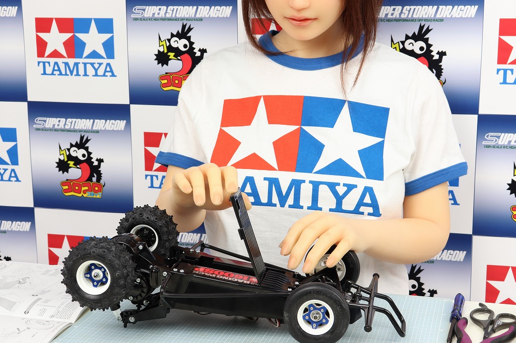 ドールとタミヤ「スーパーストームドラゴン」 (組立編3)