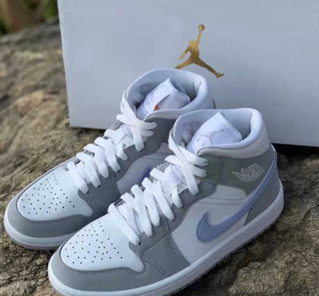 AIR JORDAN 1 MID WMNS WOLF GREY ALUMINUM | Kixify Marketplace