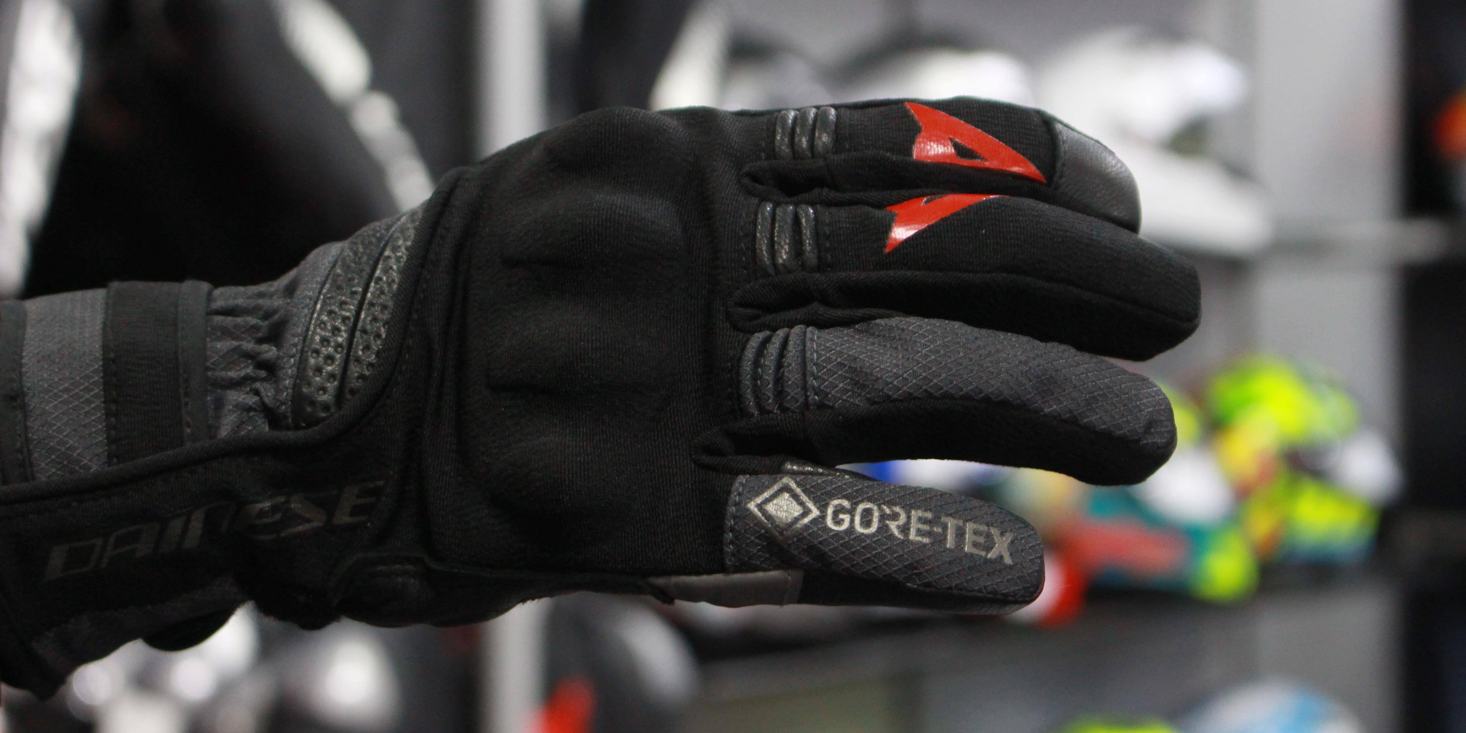 最新GORE-TEX®メンブレンを使用した操作性バツグンのウィンター