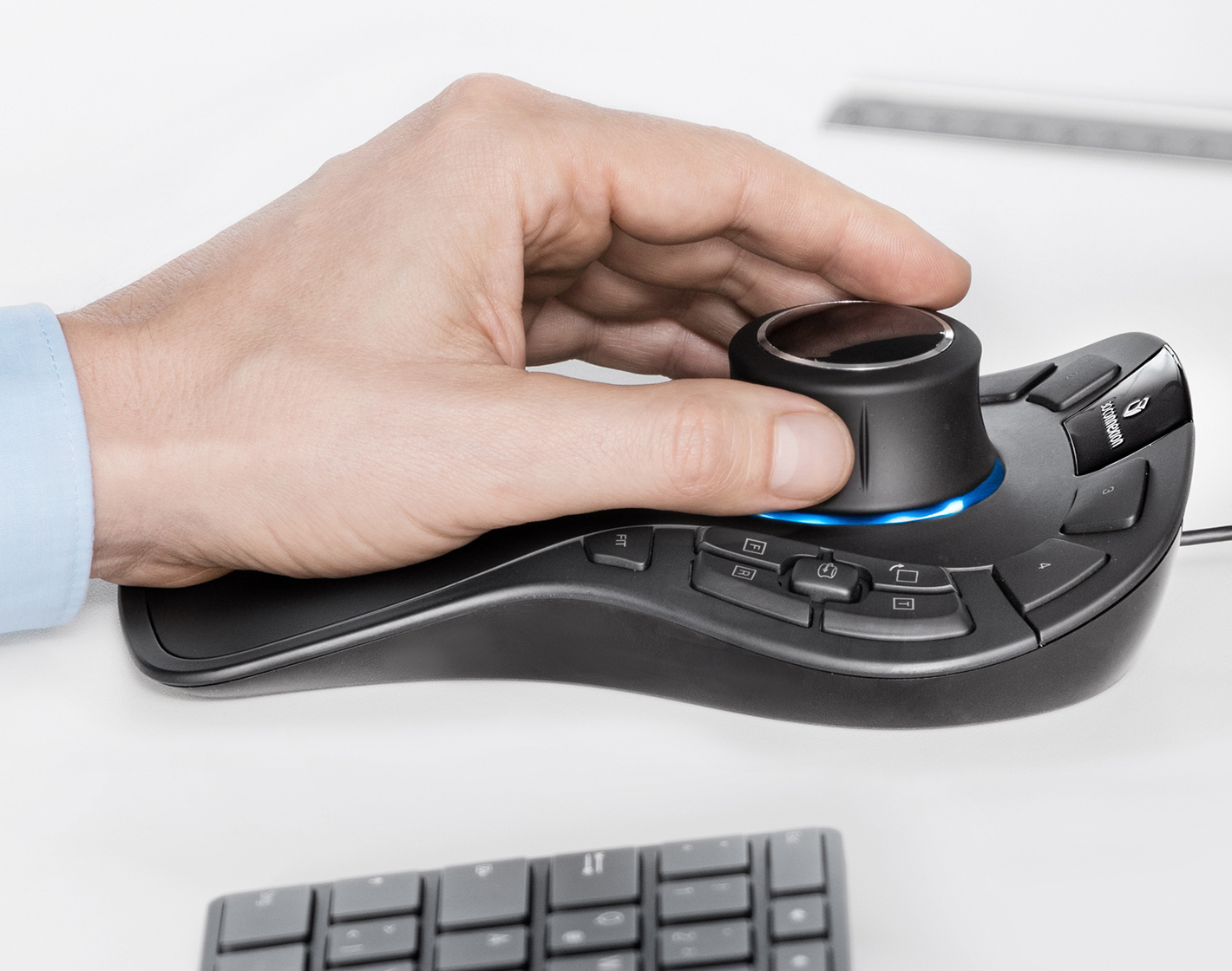 SpaceMouse Pro - intuitive 3D navigation in CAD applications