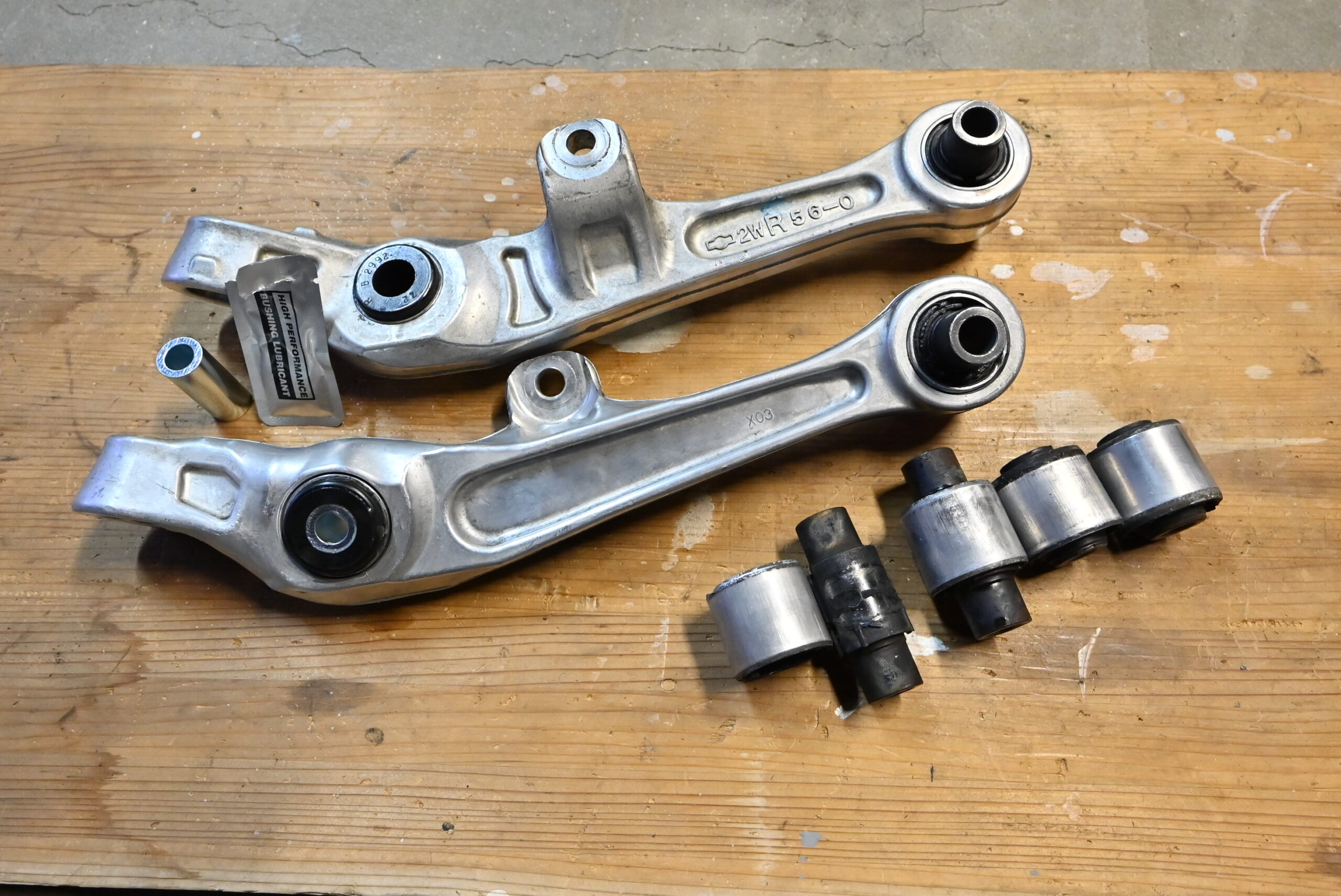 ロアアームブッシュをニスモ＆ホワイトラインに交換！【フェアレディ