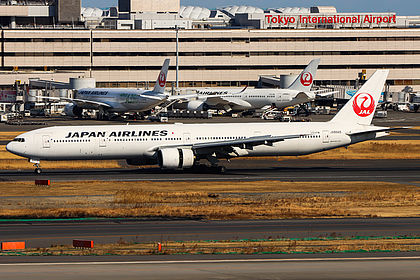 JA8945 Japan Airlines Boeing 777-300 | Planespotters.net