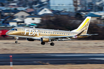 航空機・ヘリコプター FDA ERJ-175 JA09FJ Gold 航空機・ヘリコプター