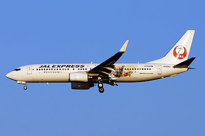 JA329J Japan Airlines Boeing 737-800 | Planespotters.net