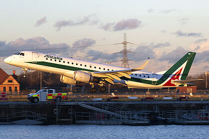 EI-RNE Alitalia Cityliner Embraer ERJ-190 | Planespotters.net