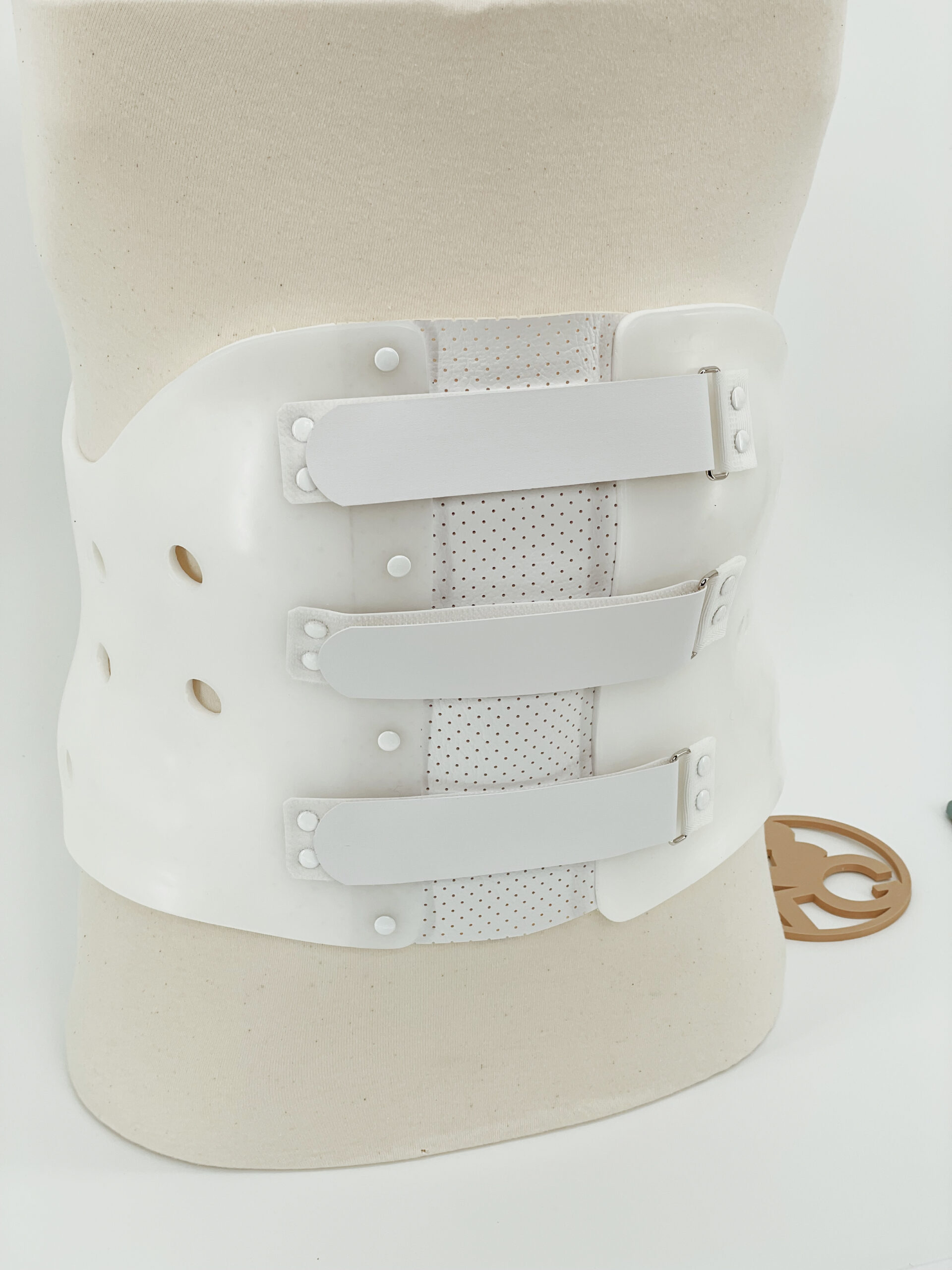 圧迫骨折（椎体骨折） | 札幌市や帯広市で義肢・装具の製作は創業明治