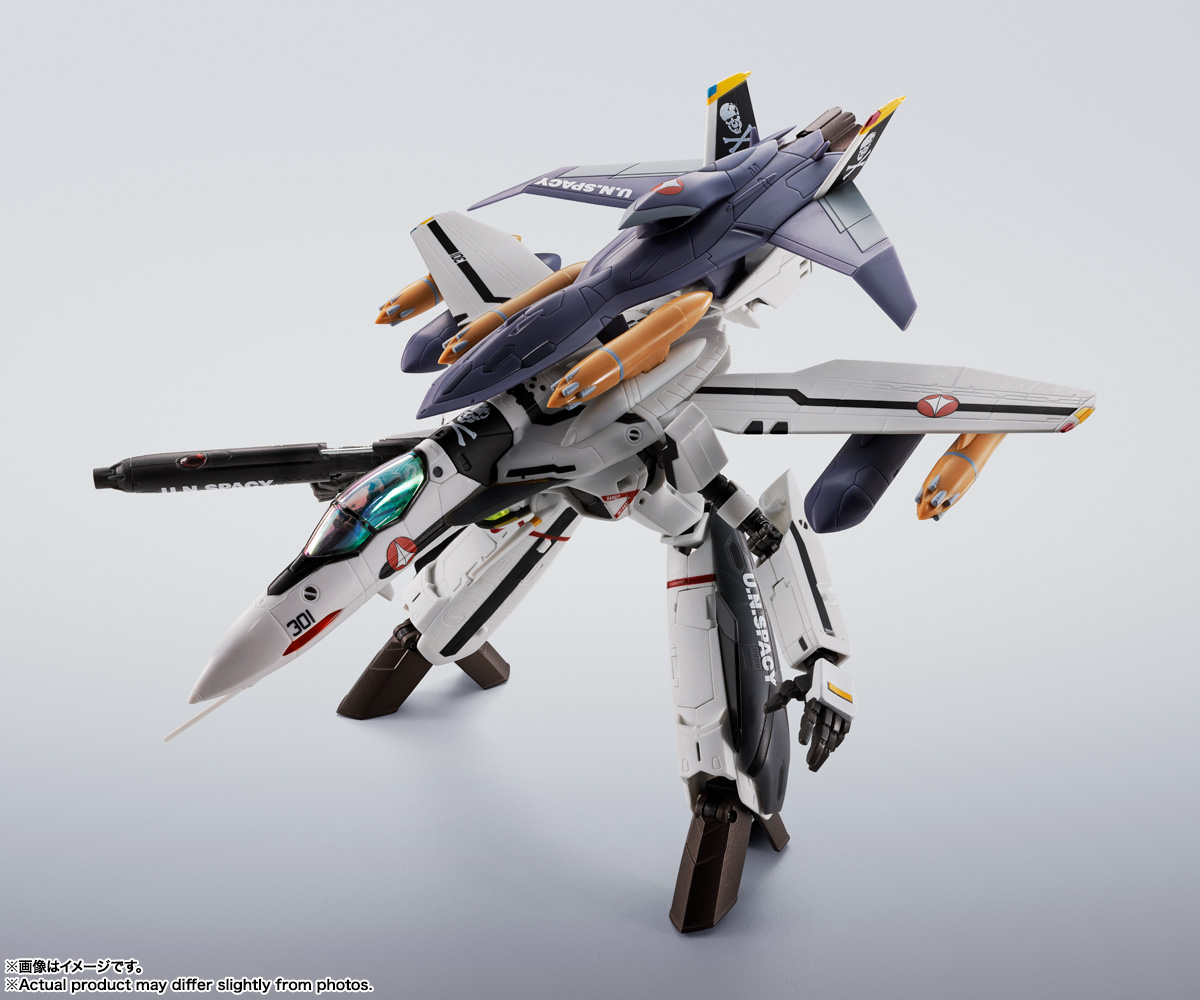 HI-METAL R VF-0Sフェニックス(ロイ・フォッカー機) ＋ QF-2200D-B
