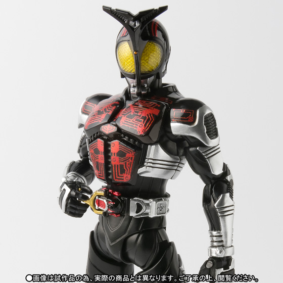 S.H.Figuarts（真骨彫製法） 仮面ライダーダークカブト | 魂ウェブ